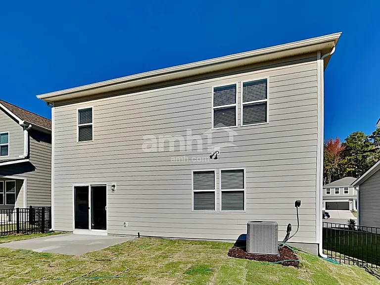 7416 Garrett Ct — Photo 32