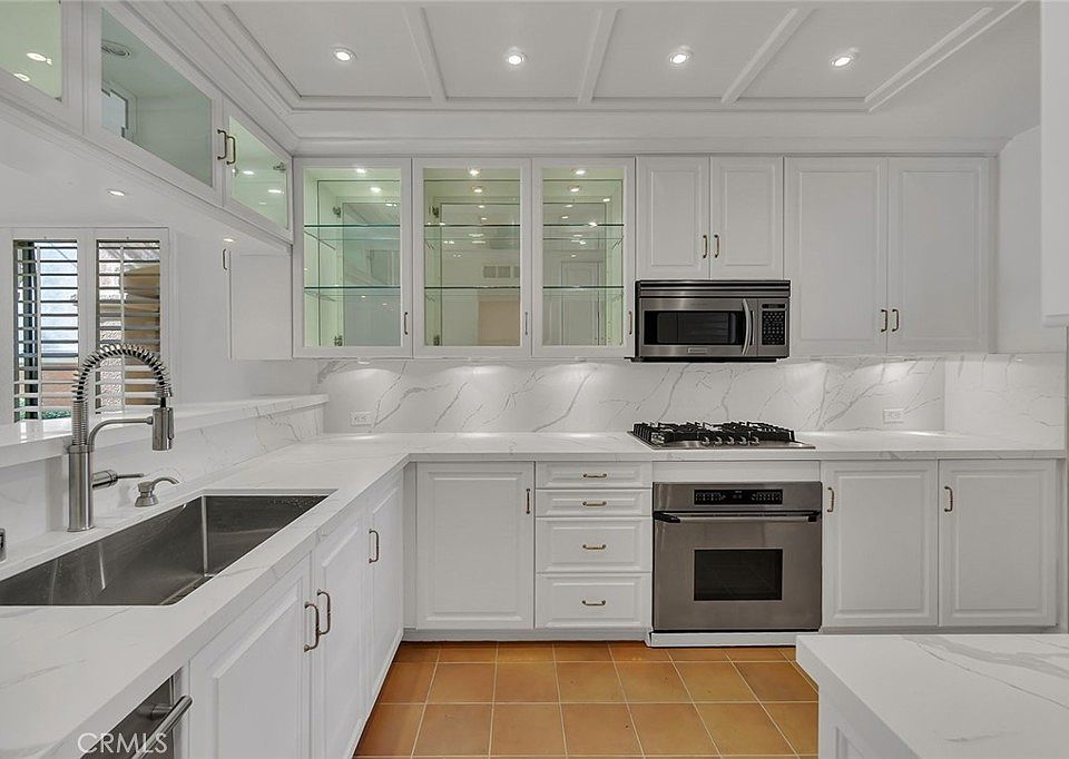 1st image of 172 Villa Point Dr