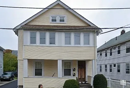 22 Lyne Rd #R