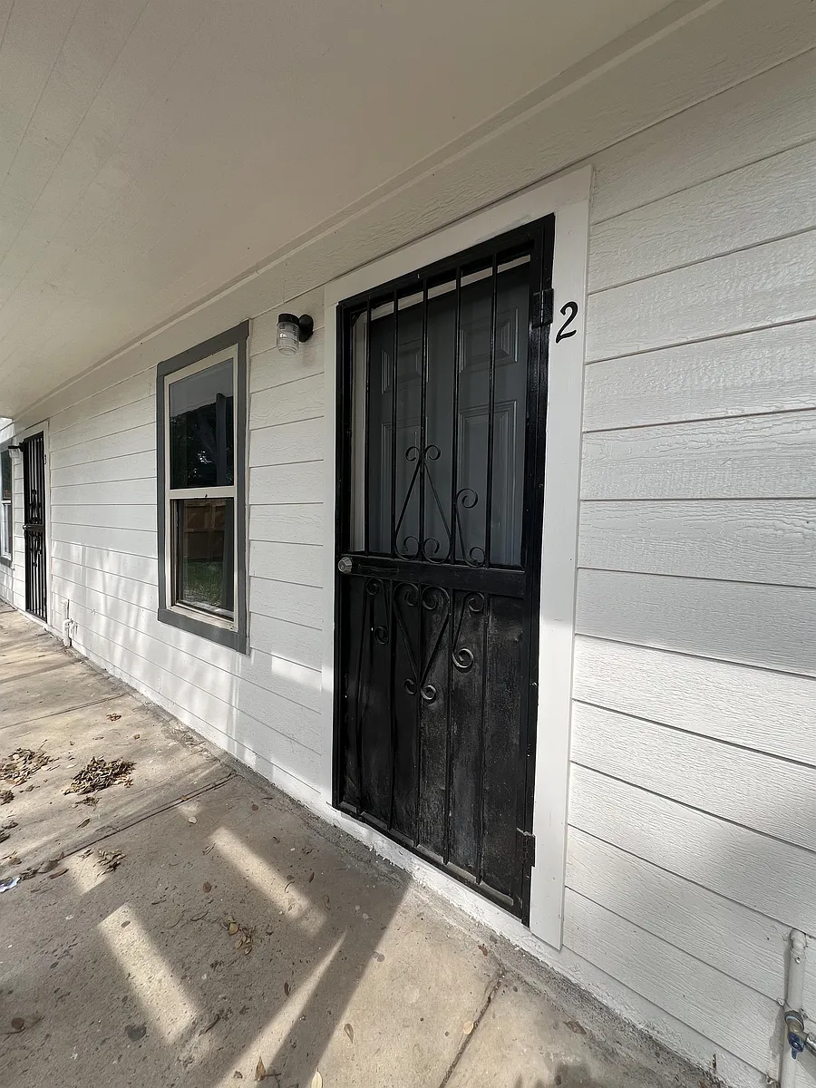 Building Photo - 1723 W Mayfield Blvd #2