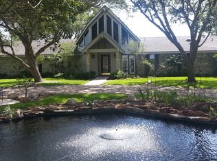 46 Bay Shore Dr, Port Lavaca, TX 77979