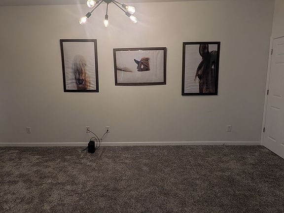 3rd image of 13 Bristol Ln
