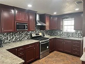 404 S Cougar Ave — Photo 8