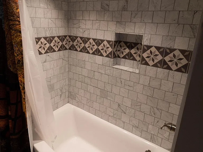 625 S Poplar St — Photo 11