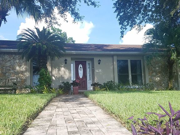 2nd image of 3621 Macarthur Dr