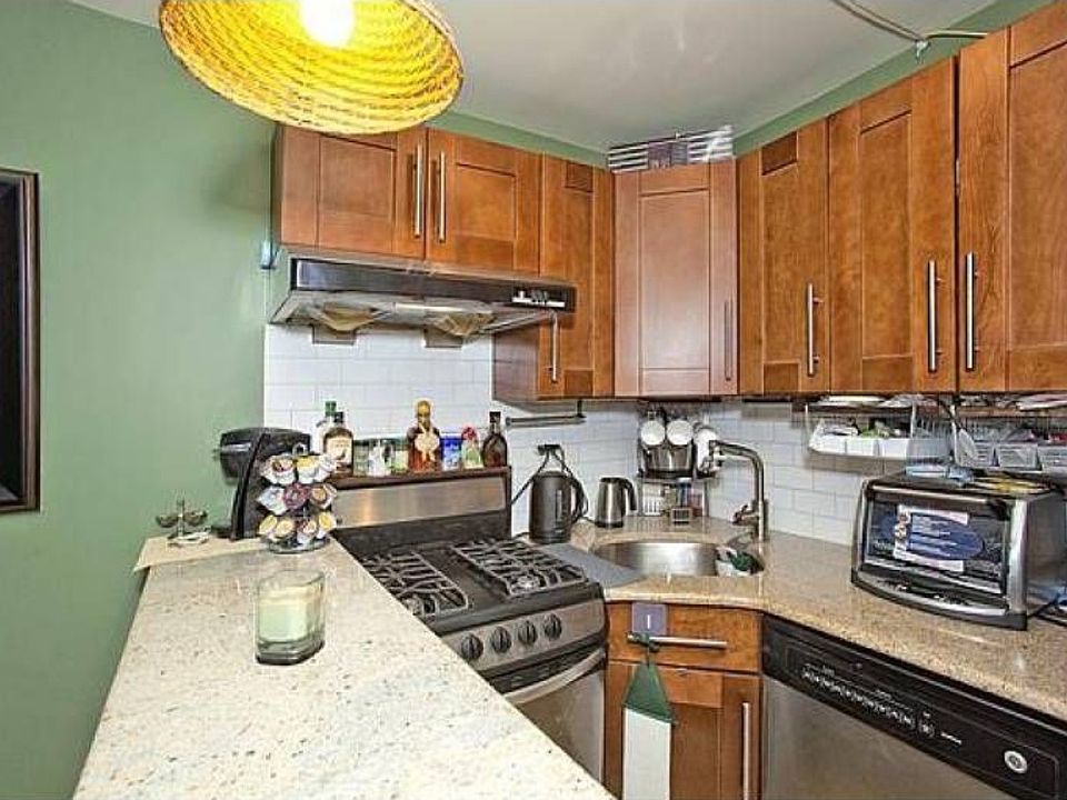 1st image of 354 Onderdonk Ave APT 3B