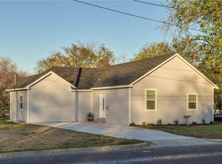 915 Dr Mlk Jr Blvd, Waxahachie, TX 75165