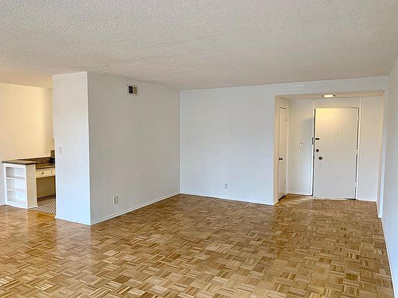 3rd image of 1341 N Crescent Heights Blvd APT 103