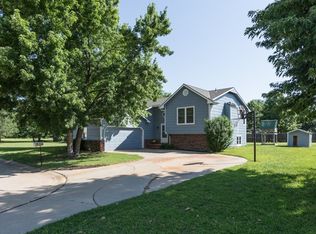 2521 S Yellowstone Ct, Wichita, KS 67215