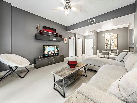 5th image of 520 SE 5th Avenue #1112