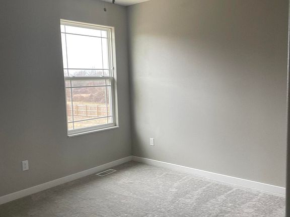 5th image of 203 W Canterbury Lane