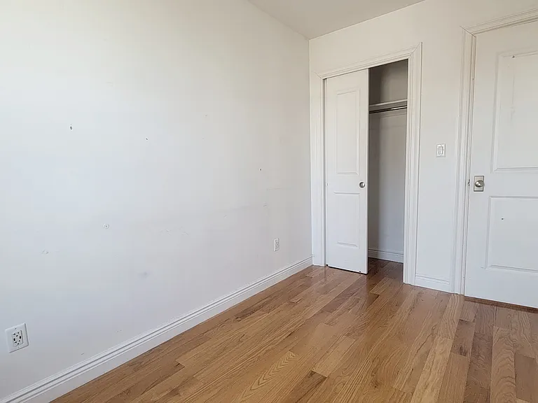 500 W 110th St #6C — Photo 17