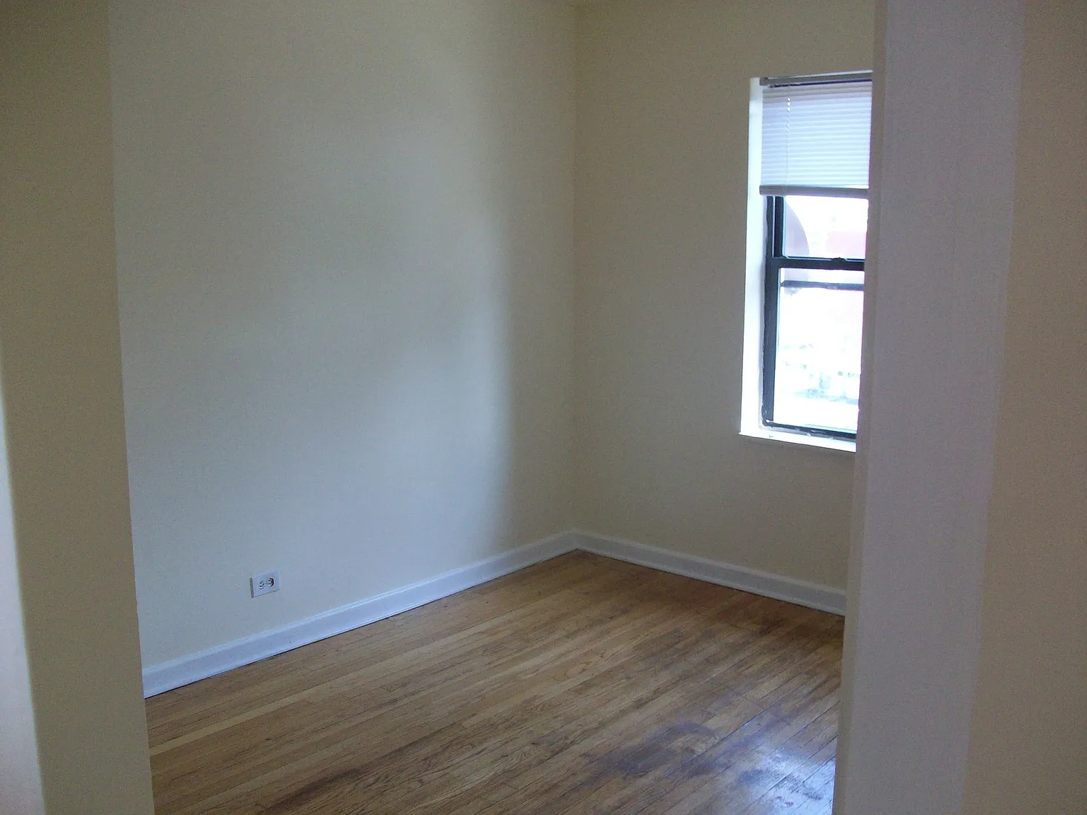8057 S Marshfield — Photo 3