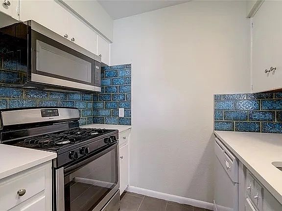 5th image of 8310 Weyburn Dr #27