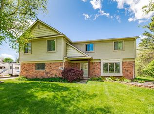 6733 Ridgewood Rd, Clarkston, MI 48346