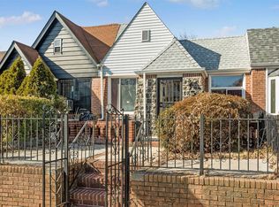 115108 227th St, Cambria Heights, NY 11411