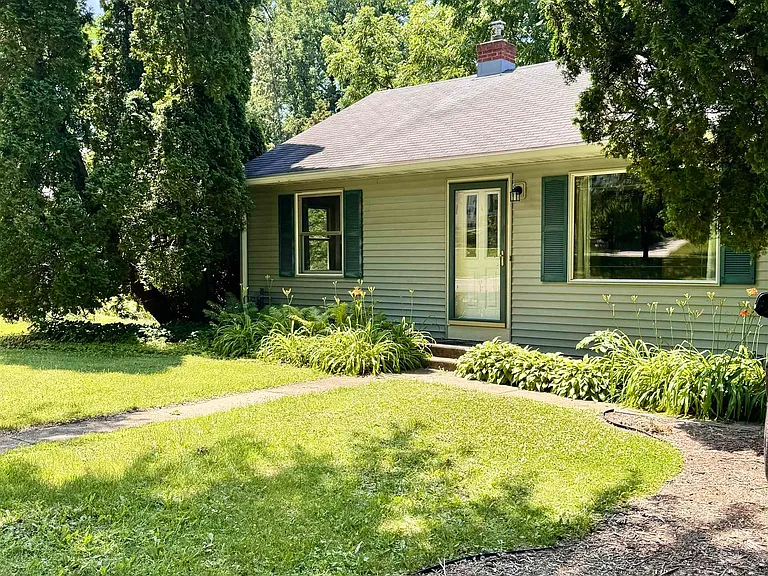 222 S Midvale Blvd — Photo 1