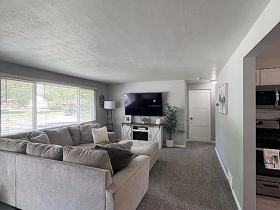 5th image of 4003 N Brookside Dr