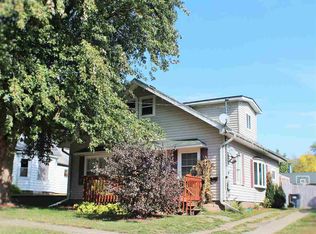 252 21st Pl, Clinton, IA 52732