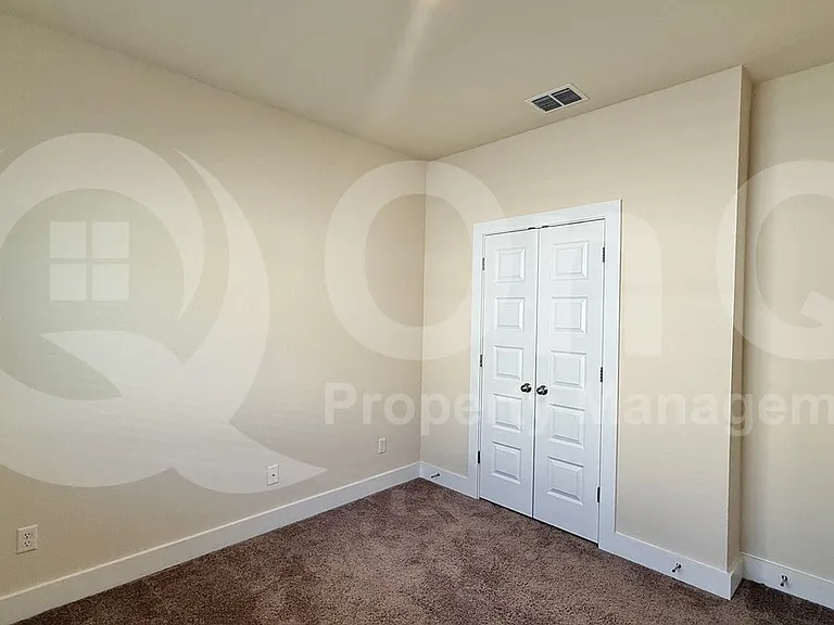257 James Caird Dr — Photo 8