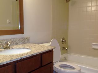 211 N Hazelton St APT 3, Flushing, MI 48433