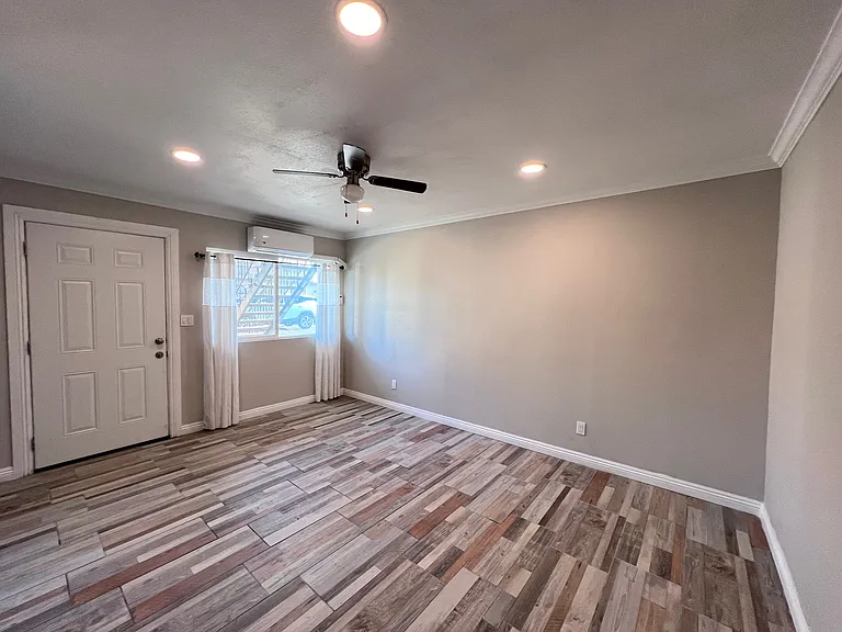 408 Devener St #A — Photo 1
