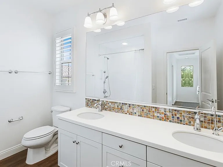 37 Larkfield — Photo 23