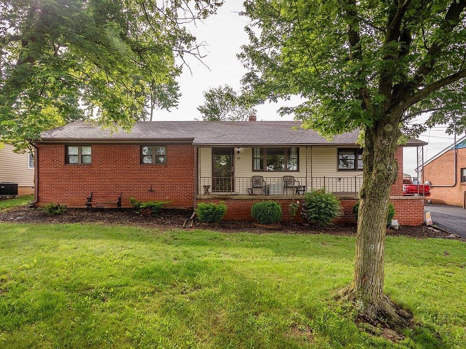 1st image of 220 Rockingham Dr