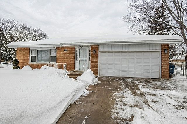 1st image of 606 E 156th Pl