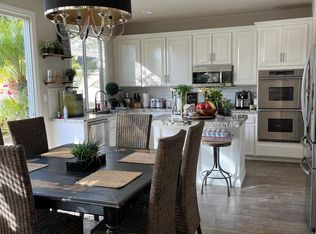 1915 Oxford Ct, Vista, CA 92081
