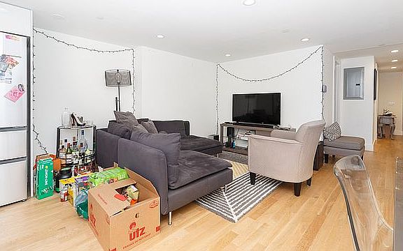 5th image of 242 10th St #1