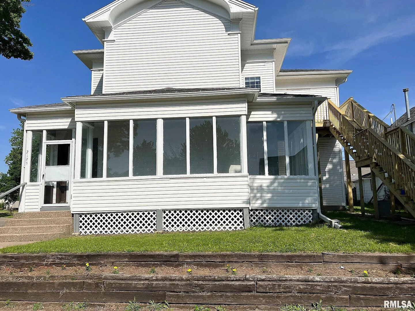 2125 Pershing Blvd photo 1