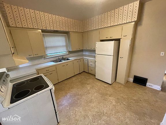 5th image of 706 1/2 S 7th Ave #1/2