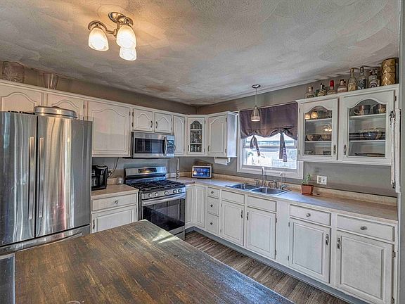 4th image of 721 Cambridge St #B