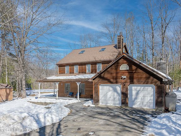 3rd image of 25 Old Farm Road