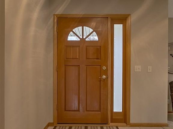 3rd image of 1413 N 160th Ave