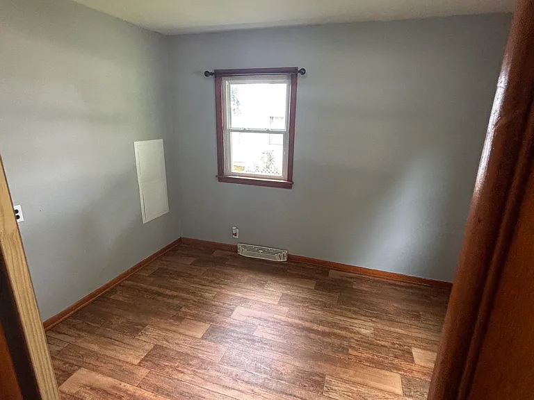 621 S Roosevelt Ave — Photo 2