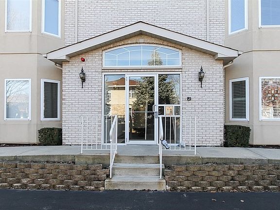 2nd image of 927 Elderberry Cir Unit 311