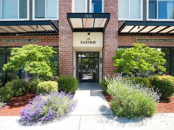 3232 15th Ave W, Seattle, WA