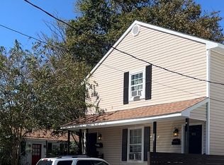 8 Strawberry Ln APT B, Charleston, SC 29403