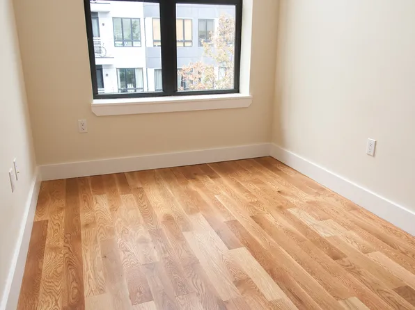 1426 De Kalb Avenue image 13 of 40