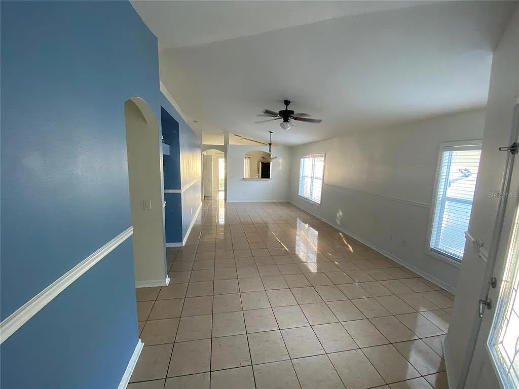 3 bed, 2.0 bath, 1278 sqft, $2,000 — Photo 4