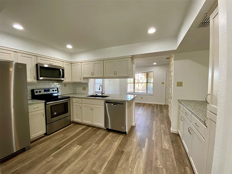 5502 Longhorn Lndg — Photo 7