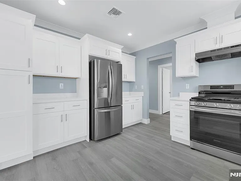 227 Columbia Ave #2 — Photo 5