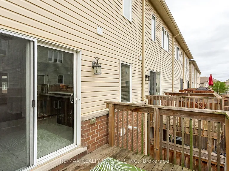 21 Dorchester Ter — Photo 45