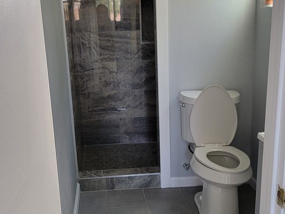 5th image of 15934 N St