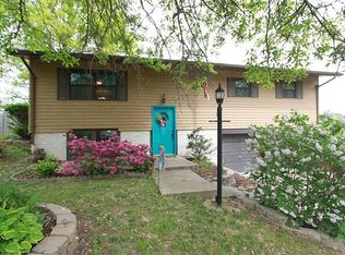 19 Geneva Dr, Highland, IL 62249