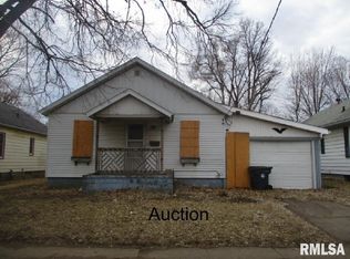 807 S 13th St, Pekin, IL 61554