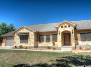 835 Mountain Valley Dr, Concan, TX 78838