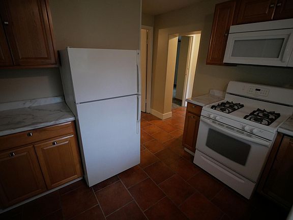 3rd image of 2709 Midwood St #2709